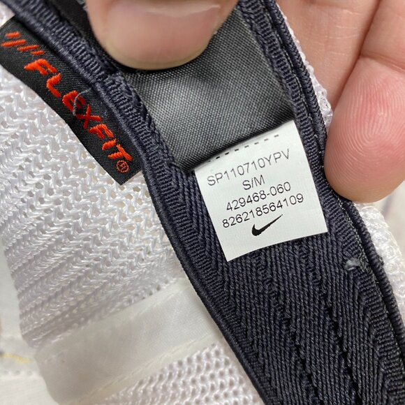 Nike Golf Hat Cap Flex Fit Gray White Mesh Size S/M - XS Energy Drink - Golfer - Picture 11 of 11